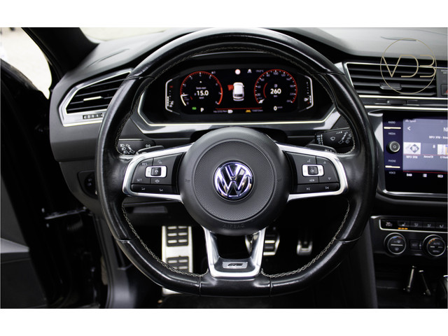 Foto 6 van Volkswagen Tiguan Allspace 1.5 TSI Highline Business R 7-Persoons PANO TREKHAAK