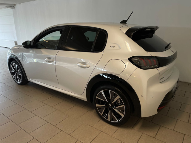Foto 7 van Peugeot 208 1.2 PureTech GT Pack 130PK AUTOMAAT PARELMOER WIT AIRCO CLIMA NAVI CRUISE KEYLESS APPLE