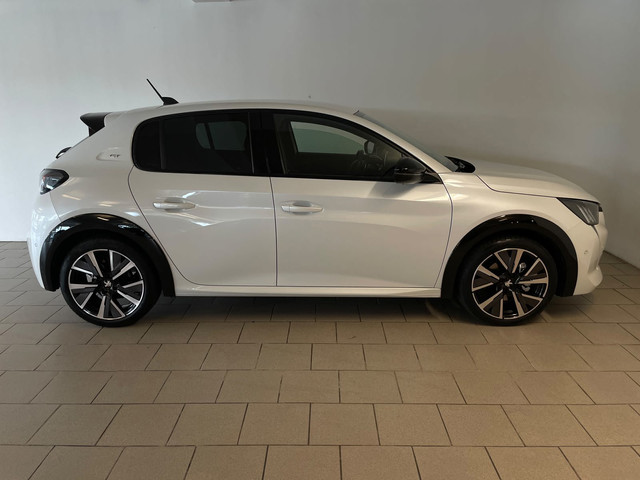 Foto 5 van Peugeot 208 1.2 PureTech GT Pack 130PK AUTOMAAT PARELMOER WIT AIRCO CLIMA NAVI CRUISE KEYLESS APPLE
