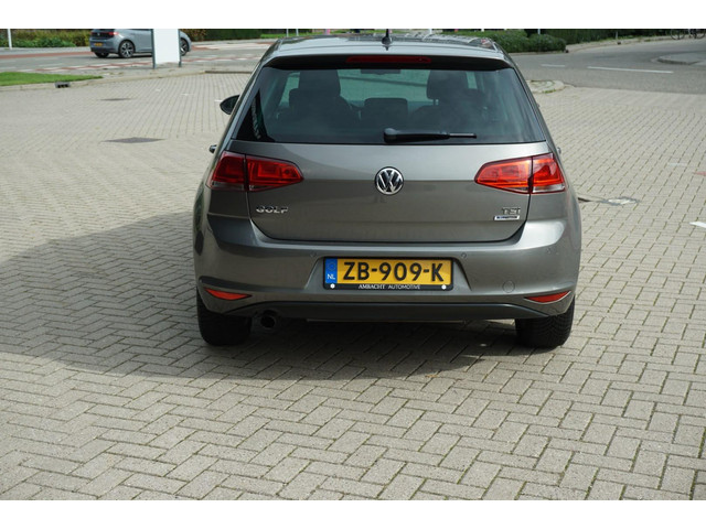 Foto 8 van Volkswagen Golf 1.2 TSI Business Edition R Connected DSG| Cruise| Cup editie