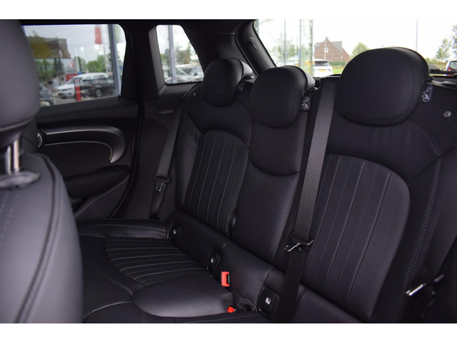 Foto 4 van MINI 5-Deurs 2.0 Cooper S MINI Yours | Pano | Leer | H/K | HUD | Stuur-en Stoelverwarming