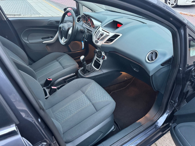 Foto 2 van Ford Fiesta 1.25 Titanium | Zeer goed onderhouden!
