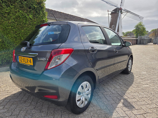 Foto 8 van Toyota Yaris 1.0 VVT-i Aspiration met navigatie