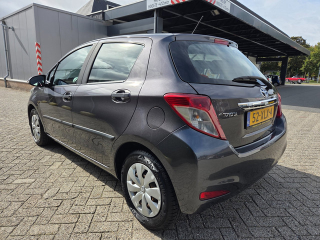 Foto 7 van Toyota Yaris 1.0 VVT-i Aspiration met navigatie