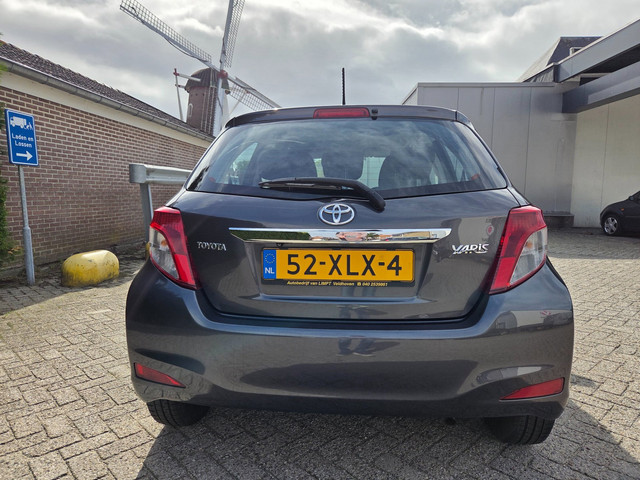 Foto 6 van Toyota Yaris 1.0 VVT-i Aspiration met navigatie