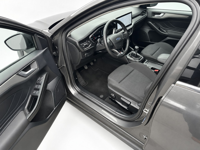 Foto 4 van Ford FOCUS Wagon 1.0 EcoBoost Hybrid Titanium | Cruise | Navi | Clima