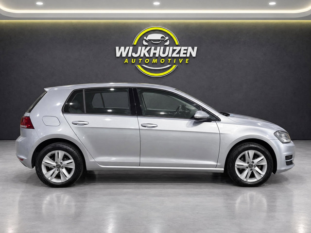 Foto 3 van Volkswagen Golf 1.2 TSI Highline met Airco !!! Stoelverwarming !!! Cruise !!! Nap !!!