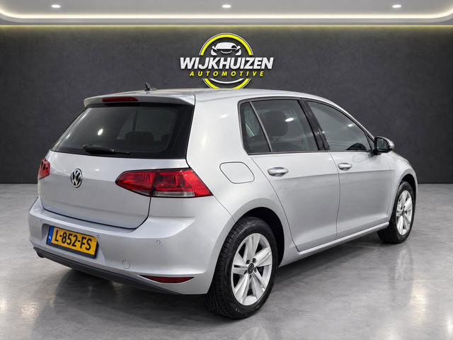 Foto 4 van Volkswagen Golf 1.2 TSI Highline met Airco !!! Stoelverwarming !!! Cruise !!! Nap !!!