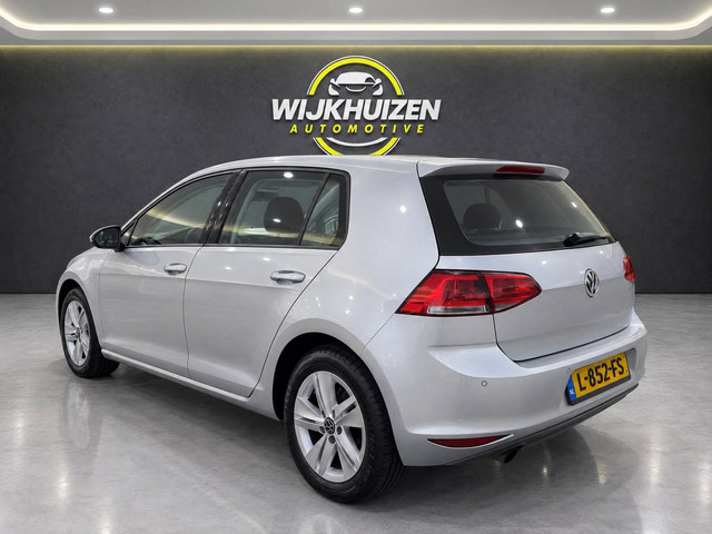 Foto 6 van Volkswagen Golf 1.2 TSI Highline met Airco !!! Stoelverwarming !!! Cruise !!! Nap !!!