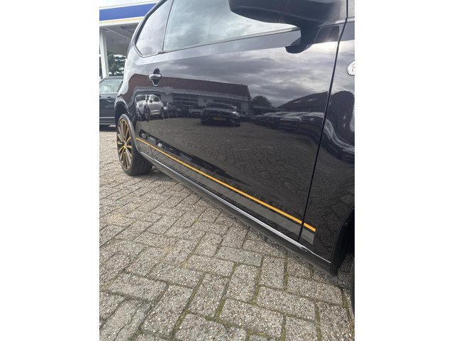 Foto 9 van Volkswagen Up! 1.0 up! Colour Edition