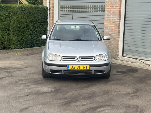 Foto 6 van Volkswagen Golf 1.6-16V Trendline
