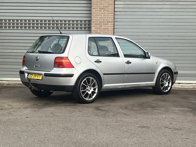 Foto 7 van Volkswagen Golf 1.6-16V Trendline
