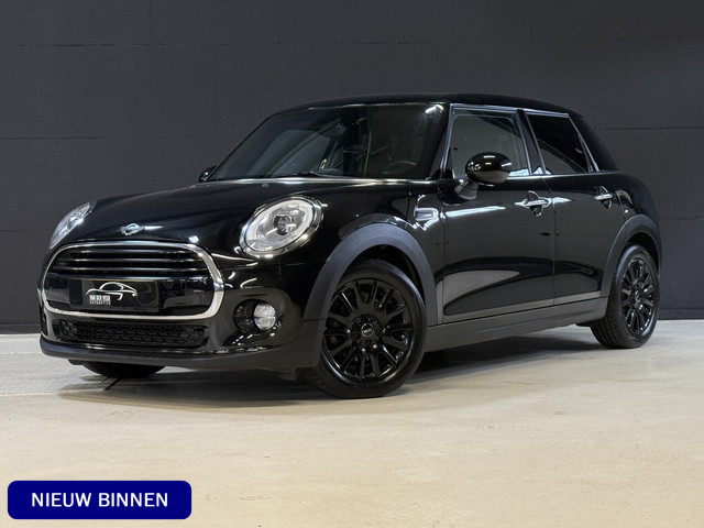 MINI 5-deurs 1.5 Cooper Chili Serious Business | Stoelverwarming | Sportstoelen | Clima | Cruise