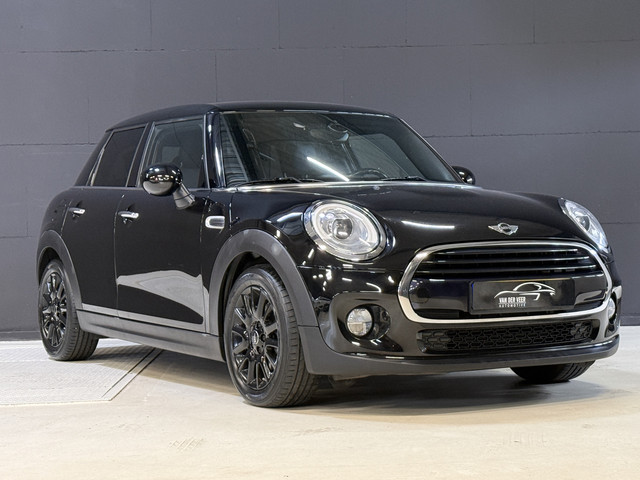 Foto 5 van MINI 5-deurs 1.5 Cooper Chili Serious Business | Stoelverwarming | Sportstoelen | Clima | Cruise