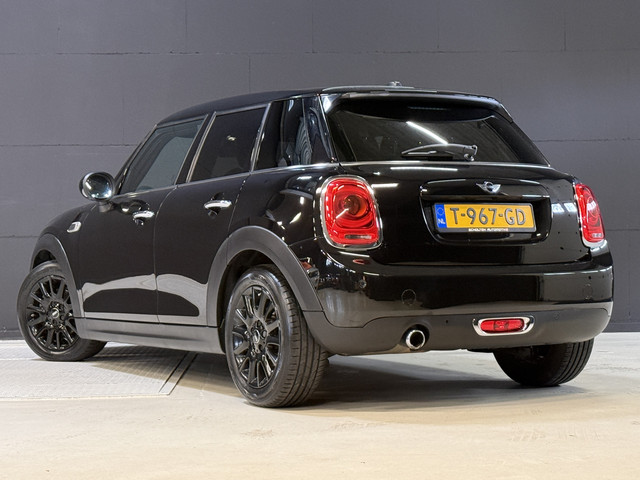 Foto 9 van MINI 5-deurs 1.5 Cooper Chili Serious Business | Stoelverwarming | Sportstoelen | Clima | Cruise