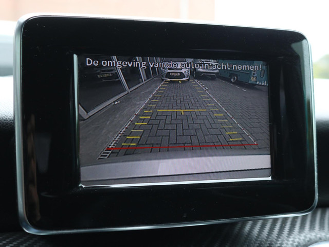 Foto 5 van Mercedes-Benz A-klasse 200 Ambition AMG Line | Camera | Stoelverwarming