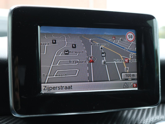Foto 6 van Mercedes-Benz A-klasse 200 Ambition AMG Line | Camera | Stoelverwarming