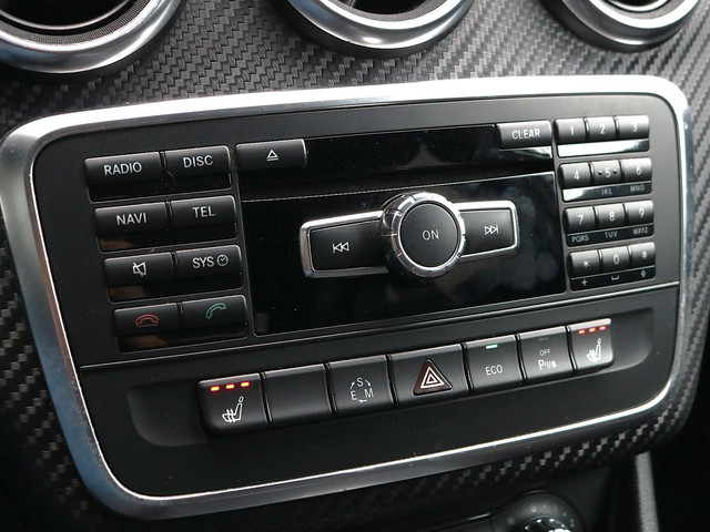 Foto 7 van Mercedes-Benz A-klasse 200 Ambition AMG Line | Camera | Stoelverwarming