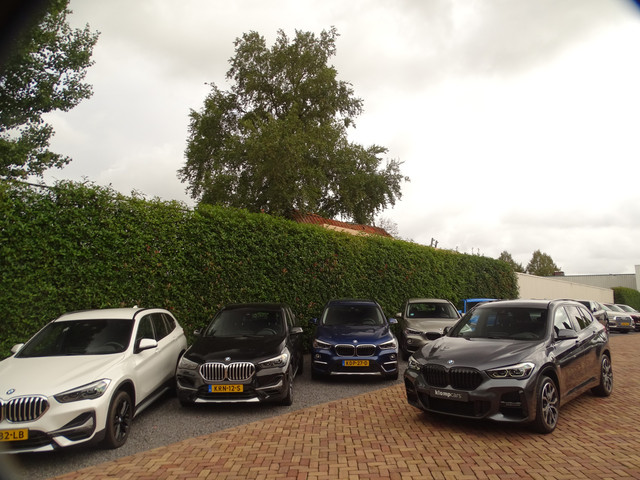 Foto 4 van BMW X1 sDrive20i M-Sport | HUD | Trekhk | Camera | Carplay | 19 inch Unieke kmstand!