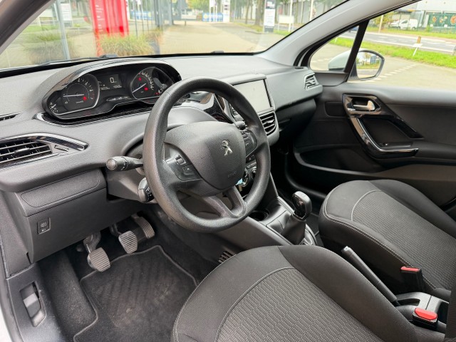 Foto 9 van PEUGEOT 208 1.2 PureTech Active / 5 Drs / Lage km