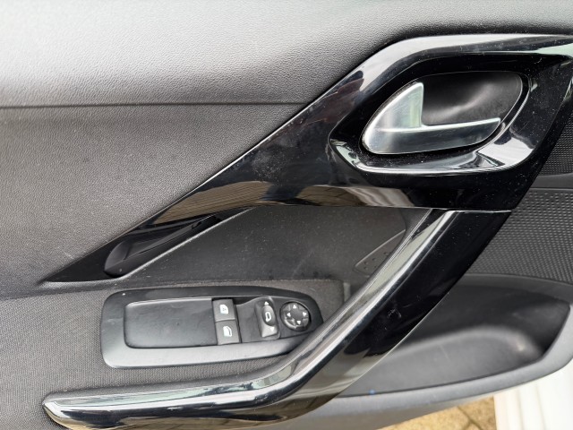 Foto 4 van PEUGEOT 208 1.2 PureTech Active / 5 Drs / Lage km