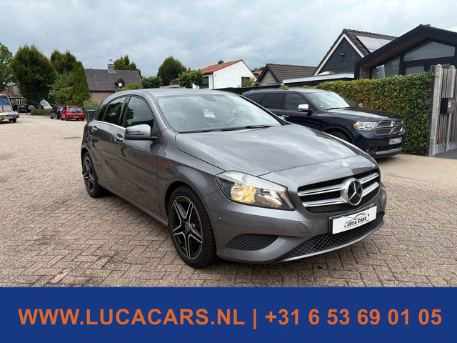 Foto 4 van Mercedes-Benz A-klasse 180 Prestige AMG 2X SLEUTEL NAP NIEUWE APK!