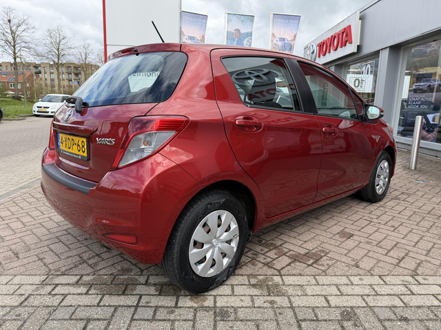 Foto 5 van Toyota Yaris 1.0 VVT-i Now | All-wheather banden | Dealer onderhouden