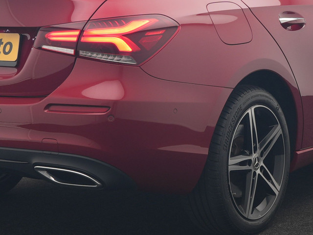 Foto 8 van Mercedes-Benz A-Klasse 250 e Premium PHEV 218pk Dealer O.H | Trekhaak Af Fabriek | Panodak | Adaptiv
