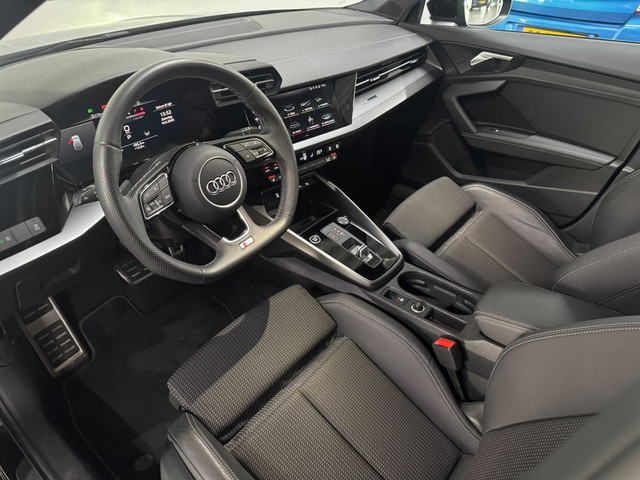 Foto 6 van Audi A3 Sportback 30 TFSI S edition Stoelverw. / Trekhaak / S-Line