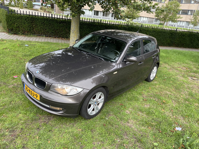 Foto 5 van BMW 1-serie 116i Business Line Top staat nl auto alle boekjes aanwezig zie foto’s