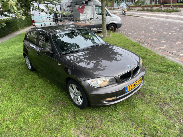 Foto 6 van BMW 1-serie 116i Business Line Top staat nl auto alle boekjes aanwezig zie foto’s