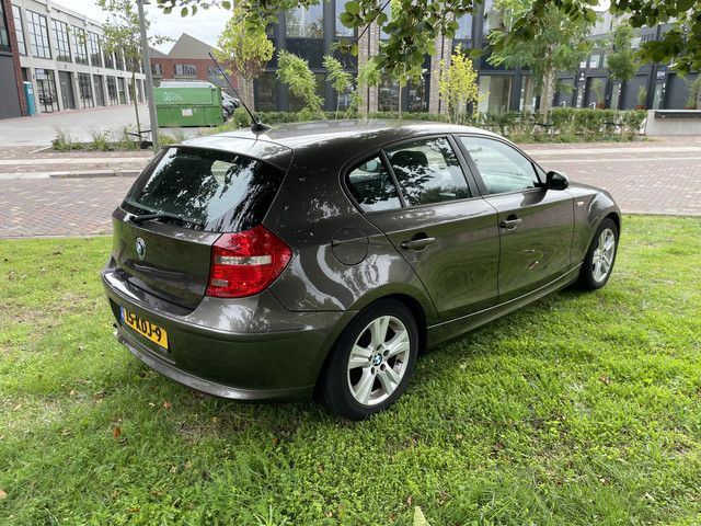 Foto 8 van BMW 1-serie 116i Business Line Top staat nl auto alle boekjes aanwezig zie foto’s