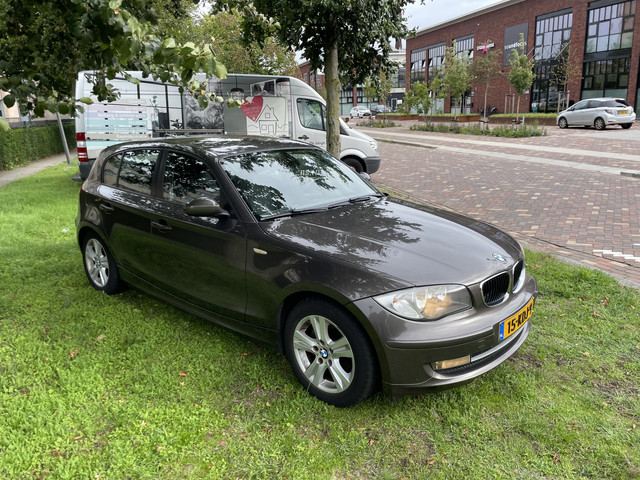 Foto 9 van BMW 1-serie 116i Business Line Top staat nl auto alle boekjes aanwezig zie foto’s
