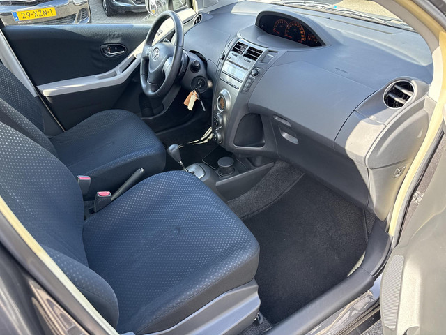 Foto 4 van Toyota Yaris 1.3 VVTi Aspiration | Climate control | Trekhaak |
