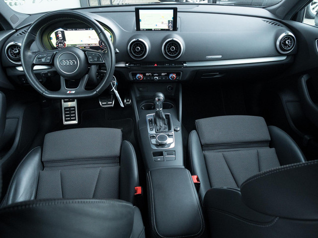 Foto 3 van Audi A3 Sportback 40 TFSI Sport S Line Edition | Trekhaak | Virtual Cockpit | Stoelverwarming | Crui