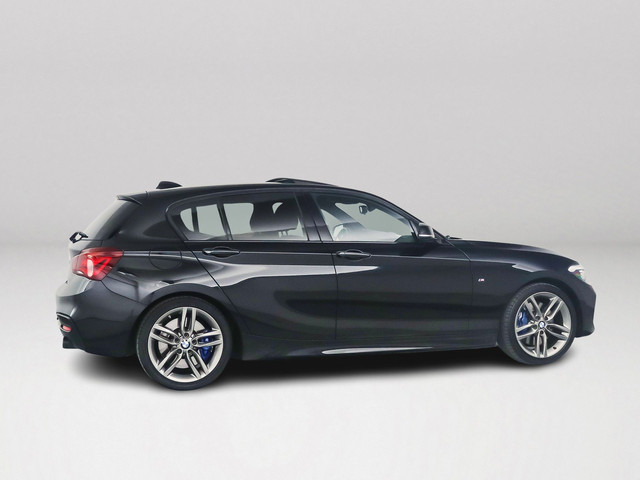 Foto 8 van BMW 1-serie 118i Corporate Lease High Executive | Panoramadak | Park assist | Harman Kardon | Stoelv