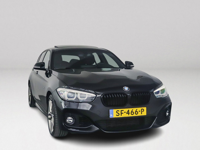 Foto 4 van BMW 1-serie 118i Corporate Lease High Executive | Panoramadak | Park assist | Harman Kardon | Stoelv