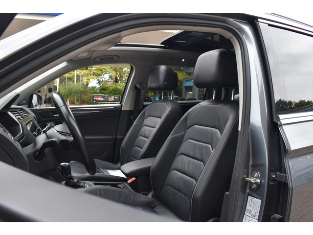Foto 10 van Volkswagen Tiguan Allspace 2.0 TSI 4Motion Highline Trekhaak | Schuifdak | 100% Onderhouden | Leder