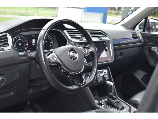 Foto 7 van Volkswagen Tiguan Allspace 2.0 TSI 4Motion Highline Trekhaak | Schuifdak | 100% Onderhouden | Leder