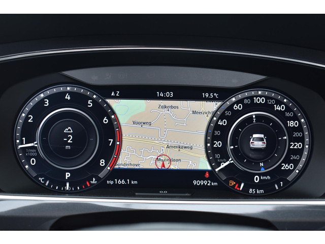 Foto 2 van Volkswagen Tiguan Allspace 2.0 TSI 4Motion Highline Trekhaak | Schuifdak | 100% Onderhouden | Leder