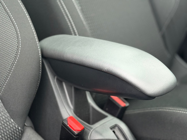 Foto 8 van Peugeot 208 1.2 e-THP 110pk Allure - Gris Platinium - Panoramadak/Carplay/Cruise