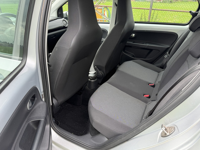 Foto 3 van Volkswagen up! 1.0 move up! BlueMotion Airco/Navi/ 88.000km! NAP!