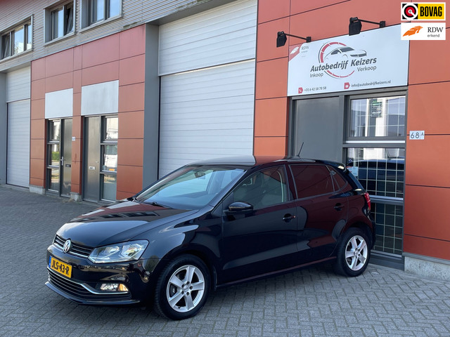 Foto 2 van Volkswagen POLO 1.2 TSI Highline APK AIRCO CNTRL NETTE AUTO