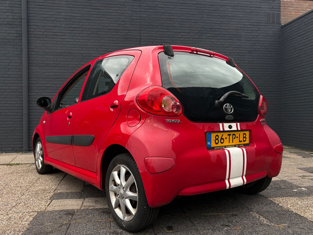 Foto 4 van Toyota Aygo 1.0-12V | 5-Deurs | Airco