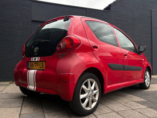 Foto 7 van Toyota Aygo 1.0-12V | 5-Deurs | Airco