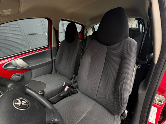 Foto 9 van Toyota Aygo 1.0-12V | 5-Deurs | Airco