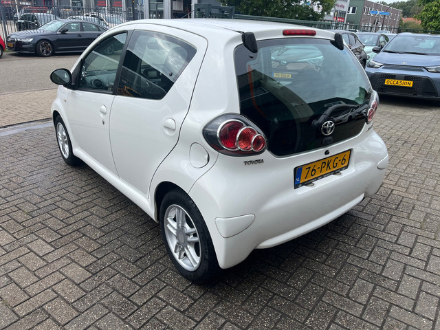 Foto 9 van Toyota Aygo 1.0-12V Comfort Navigator