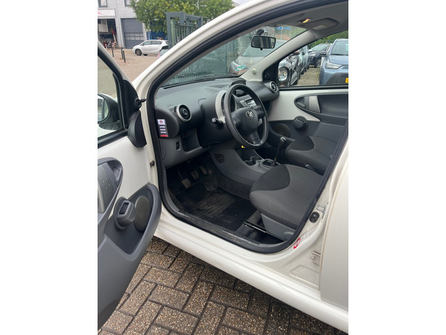 Foto 8 van Toyota Aygo 1.0-12V Comfort Navigator