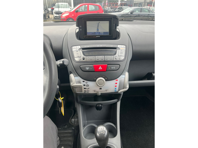 Foto 3 van Toyota Aygo 1.0-12V Comfort Navigator
