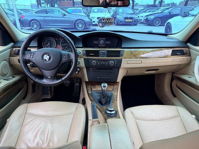 Foto 3 van BMW 3-serie 320i High Executive |INRUIL KOOPJE!!|Leder|Climate control|Navigatie|Cruise control..